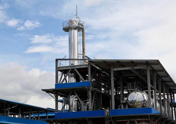 <ul>
<li>The plant’s thermal energy efficiency was increased by reducing steam losses and lowering gas consumption.</li>
<li>Evaluate substituting main inputs with bio-inputs to reduce indirect emissions from product production, such as biomethanol.</li>
<li>Efficient management of electrical energy by evaluating alternative renewable energy sources for different stages of the process.</li>
</ul>
 BioD
